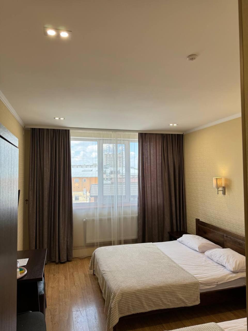 Passage Hotel Тернополь Экстерьер фото